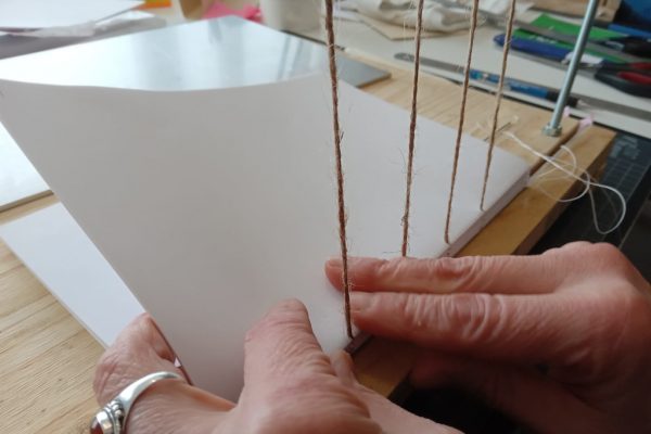 Formation professionnelle en livre d'artiste, reliures de Labo Estampe