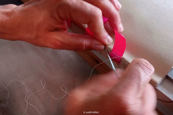 Formation professionnelle en livre d'artiste, reliures de Labo Estampe