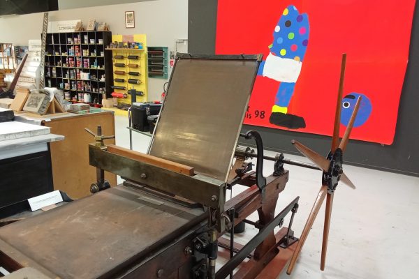 Formation professionnelle en lithographie perfectionnement avec Cora Texier à l'atelier du musée de l'imprimerie de Malesherbes.